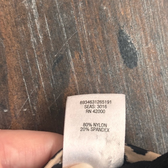 Jaclyn Smith Collection Black and Tan Tankini Top with Leopard Print - Picture 6 of 7